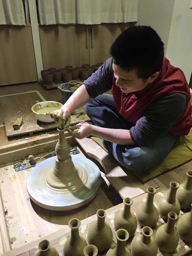 陶芸家 今井完眞：青磁の作品について